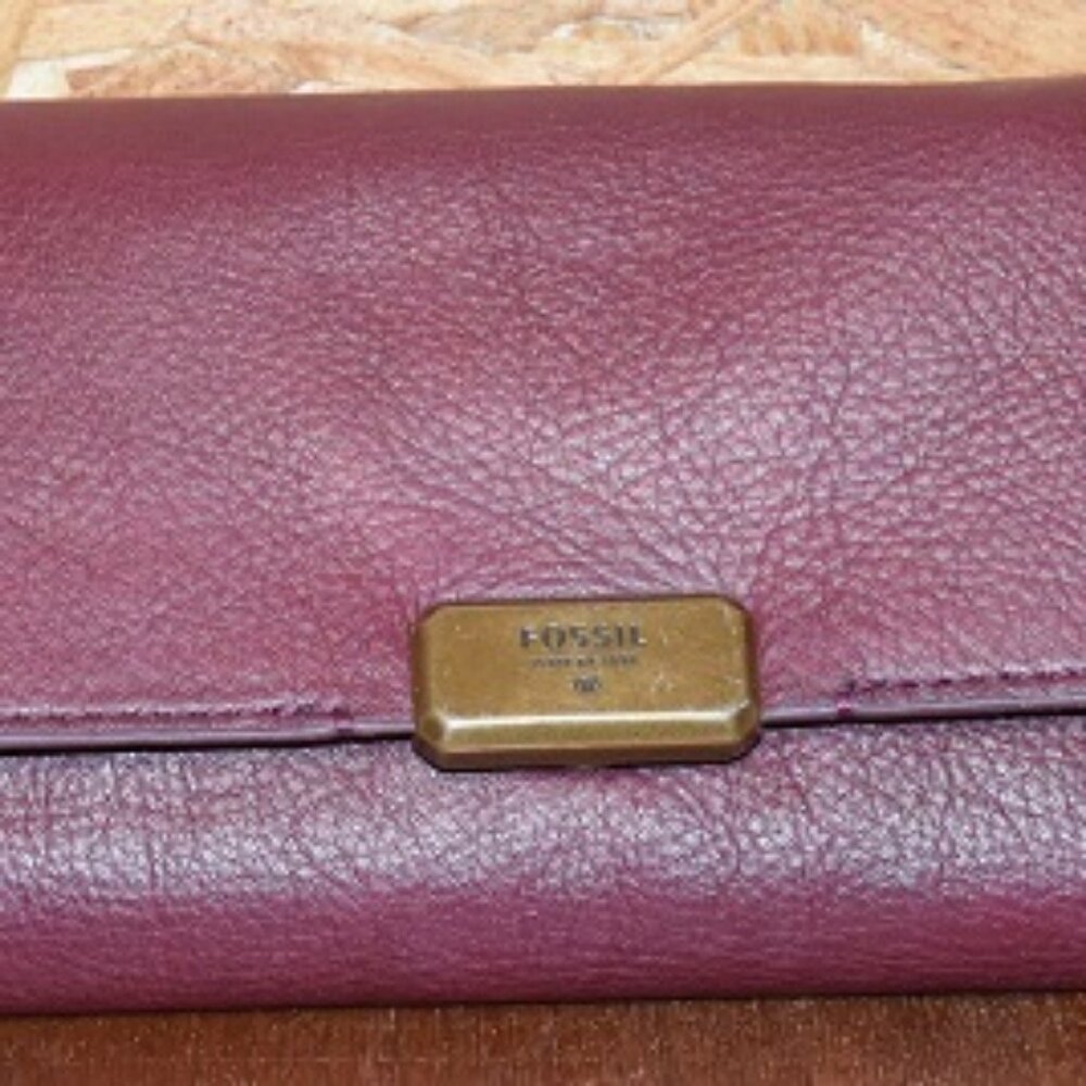 3/$15🍁FOSSIL burgundy wallet | EUC